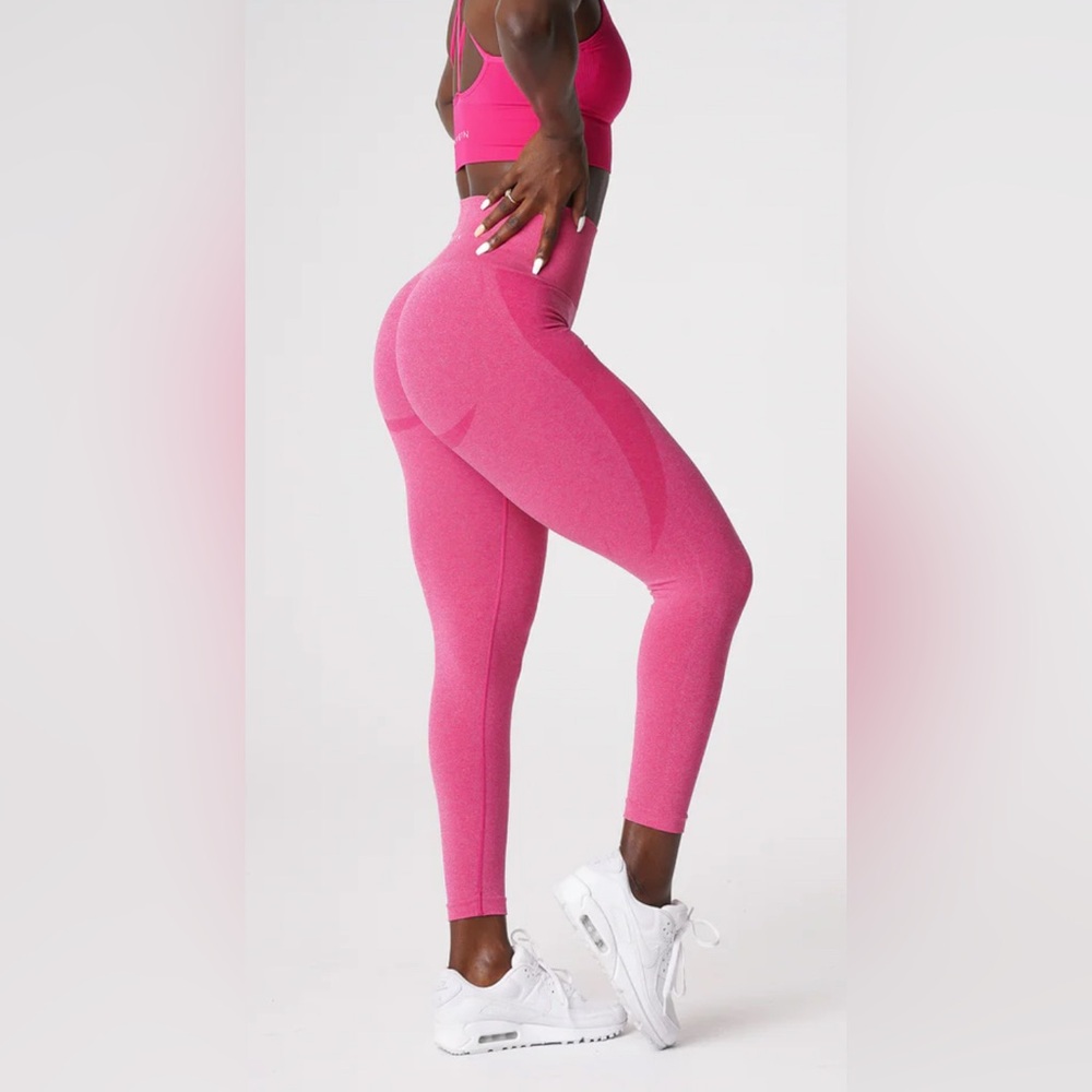 NVGTN Contour Seamless Leggings - Fuchsia